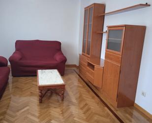 Living room of Flat to rent in Salamanca Capital  with Heating, Parquet flooring and Furnished