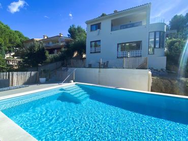 Xalet amb piscina en venda a Santa Ponça