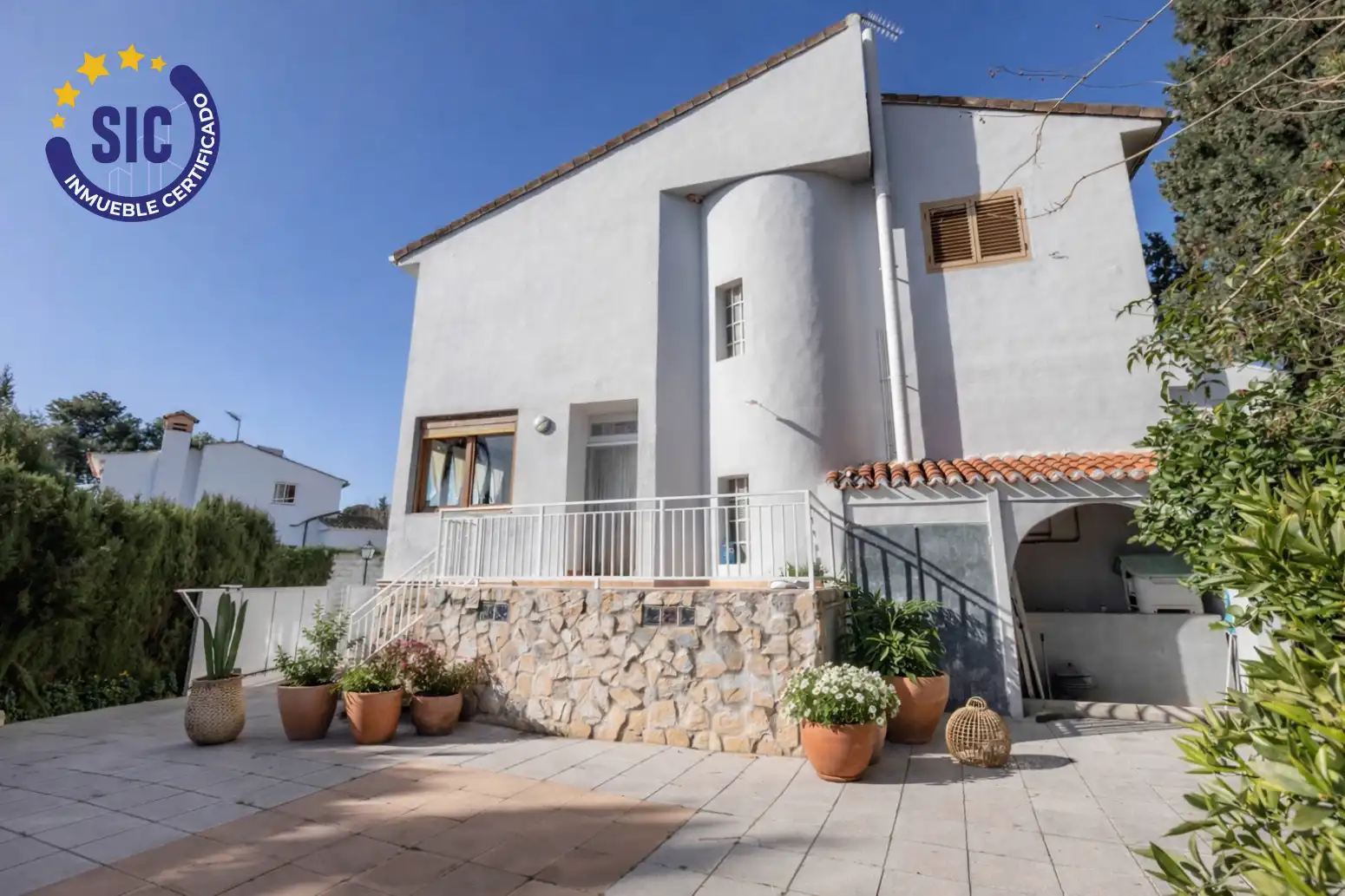 Vista exterior de Casa adosada en venda en Torrent amb Aire condicionat, Calefacció i Jardí privat