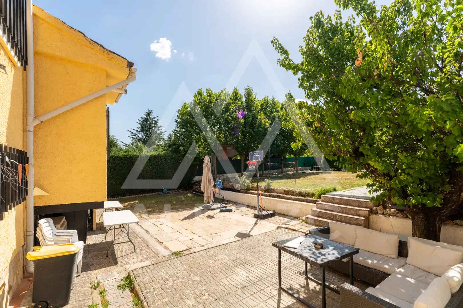 Terrassa de Casa adosada en venda en Pedrezuela amb Jardí privat, Terrassa i Traster