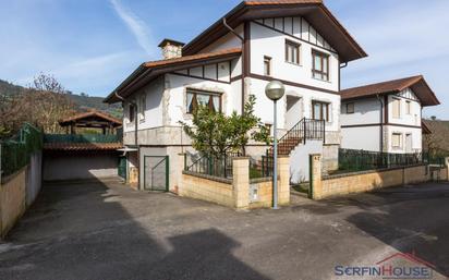 Vista exterior de Casa o xalet en venda en Voto amb Terrassa i Balcó