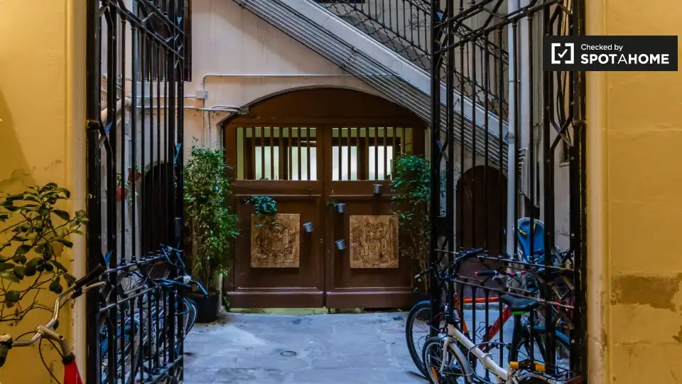 Flat with terrace to rent in Ciutat Vella, imagen 17