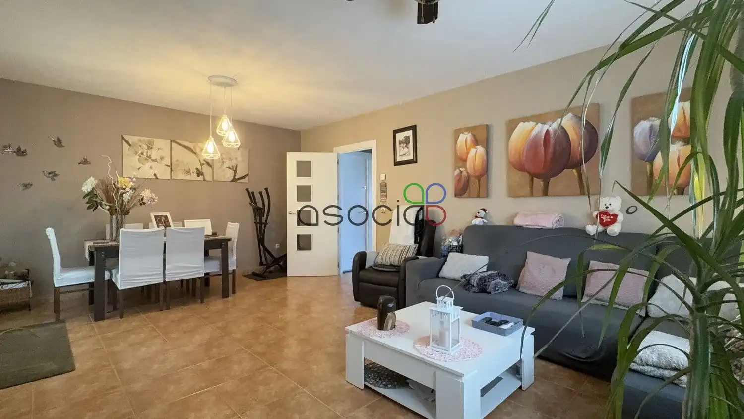 Sala de estar de Casa adosada en venta en Cabanillas del Campo con Calefacción, Jardín privado y Terraza