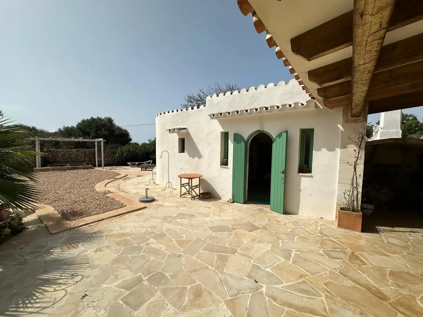 Vista exterior de Casa o xalet en venda en Sant Lluís amb Jardí privat