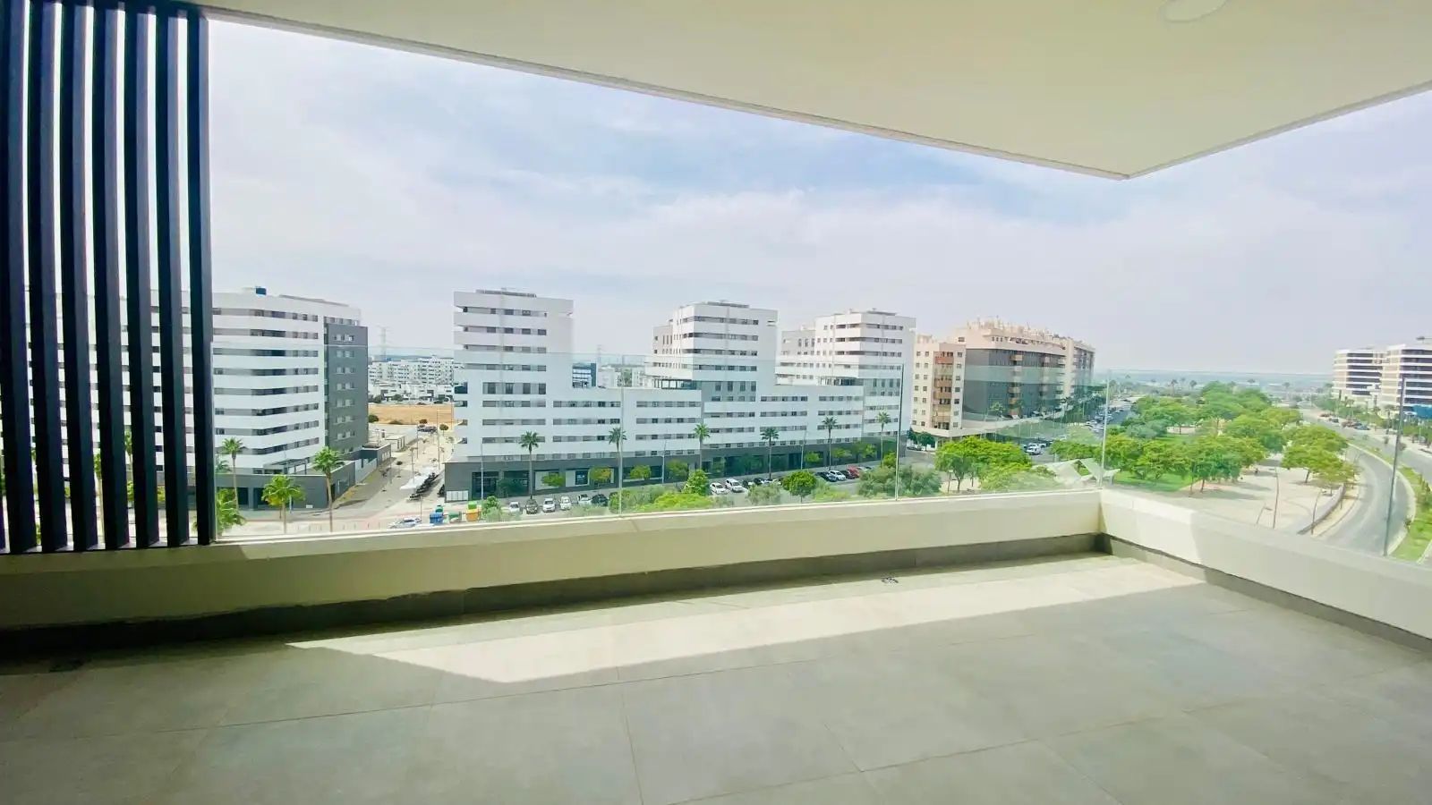 Terrassa de Pis de lloguer en Dos Hermanas amb Aire condicionat, Calefacció i Jardí privat
