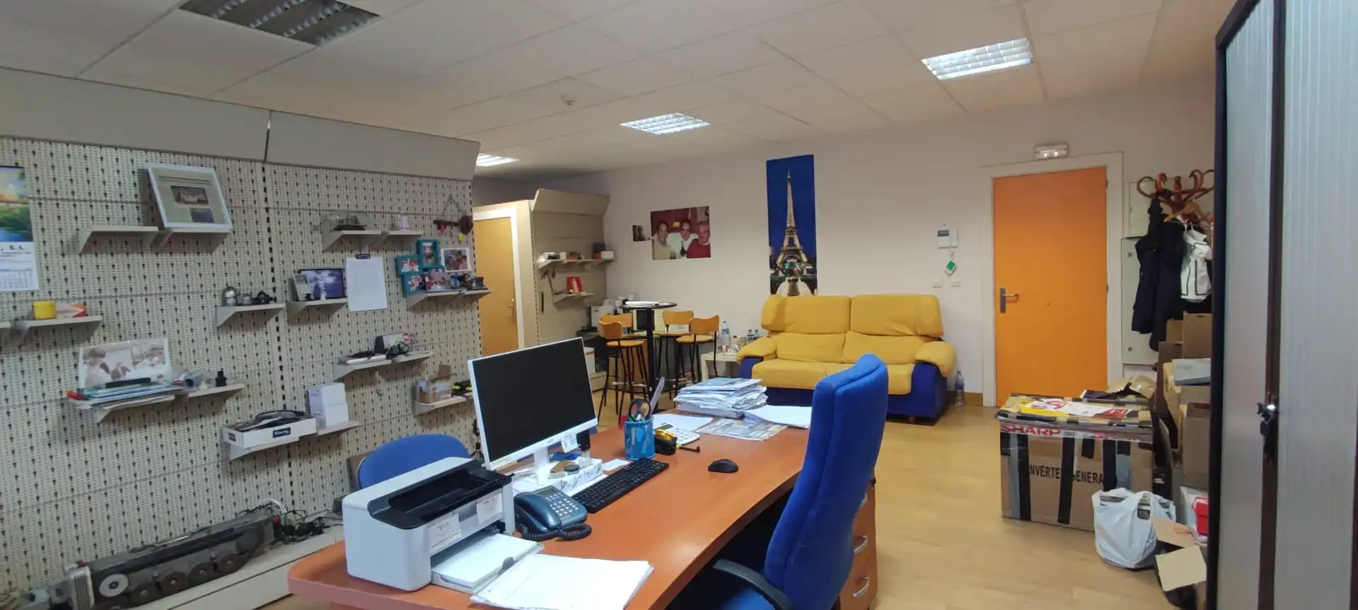 Oficina en venda en Zalla  amb Moblat i Alarma