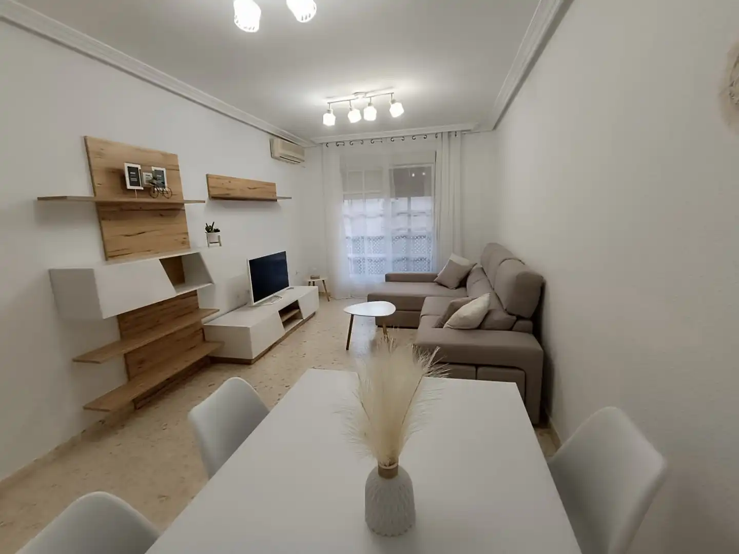 Wohnzimmer von Wohnung zur Miete in Badajoz mit Klimaanlage, Möbliert und Ofen