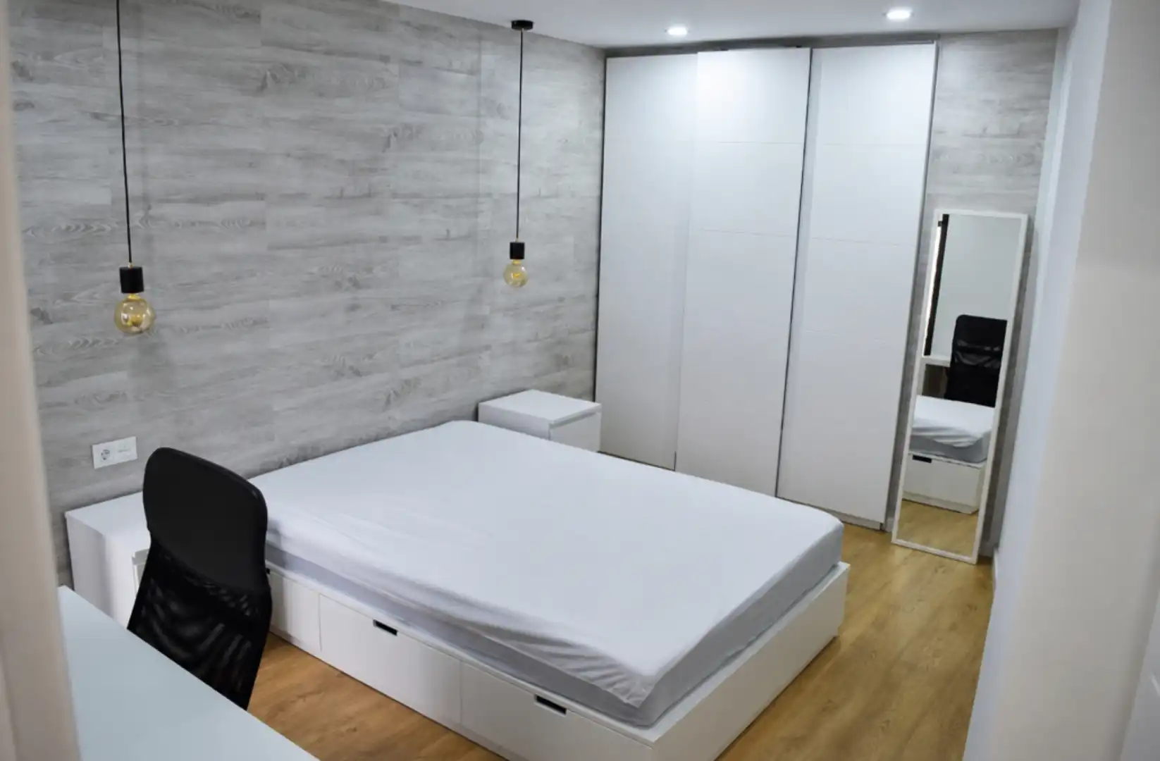 Bedroom of Flat for rent in Alzira  with Air Conditioner, Furnished and Oven