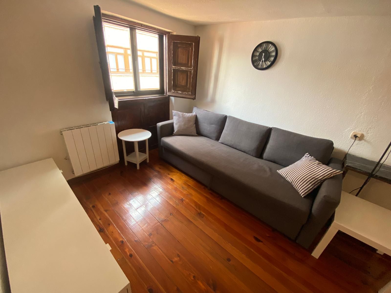 Piso de alquiler en Calle de la Puebla, Villa Pilar