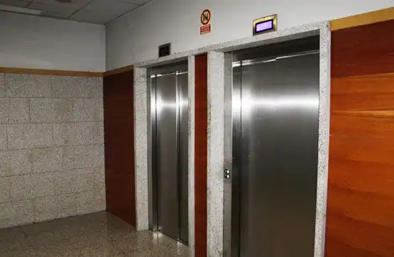 Büro zum Verkauf in Rejas