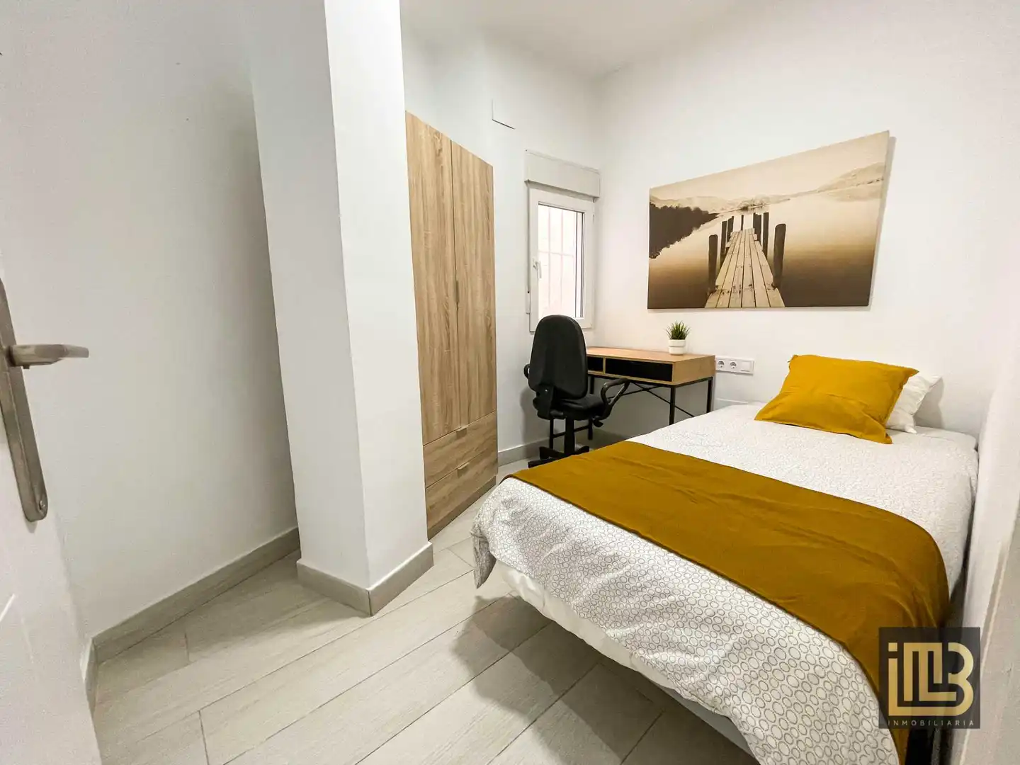 Habitación de Piso en venta en Málaga con Aire acondicionado, Microondas y TV