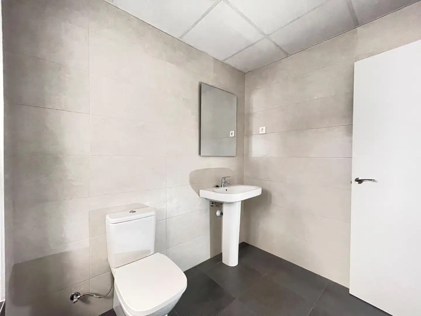 Baño de Casa adosada en venta en La Pobla de Montornès  