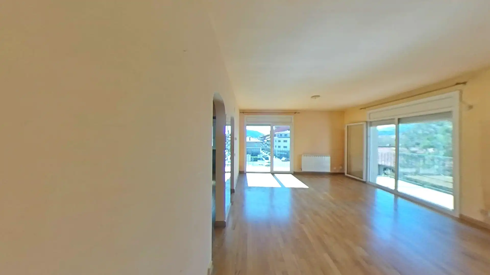 Living room of Flat for sale in Sant Joan de les Abadesses  with Storage room, Oven and Balcony