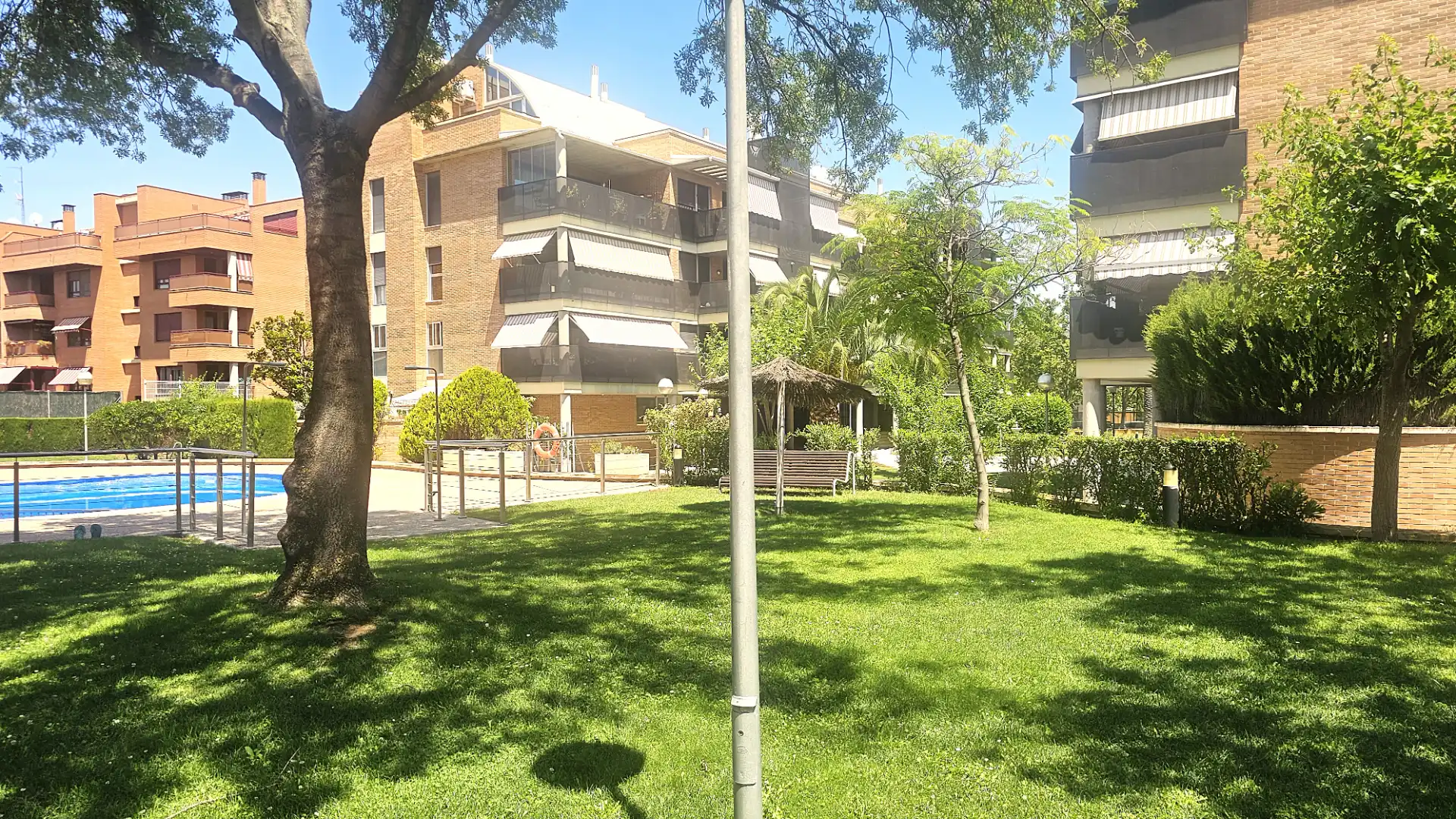 Vista exterior de Casa adosada en venta en Zaragoza con Aire acondicionado, Calefacción y Jardín privado