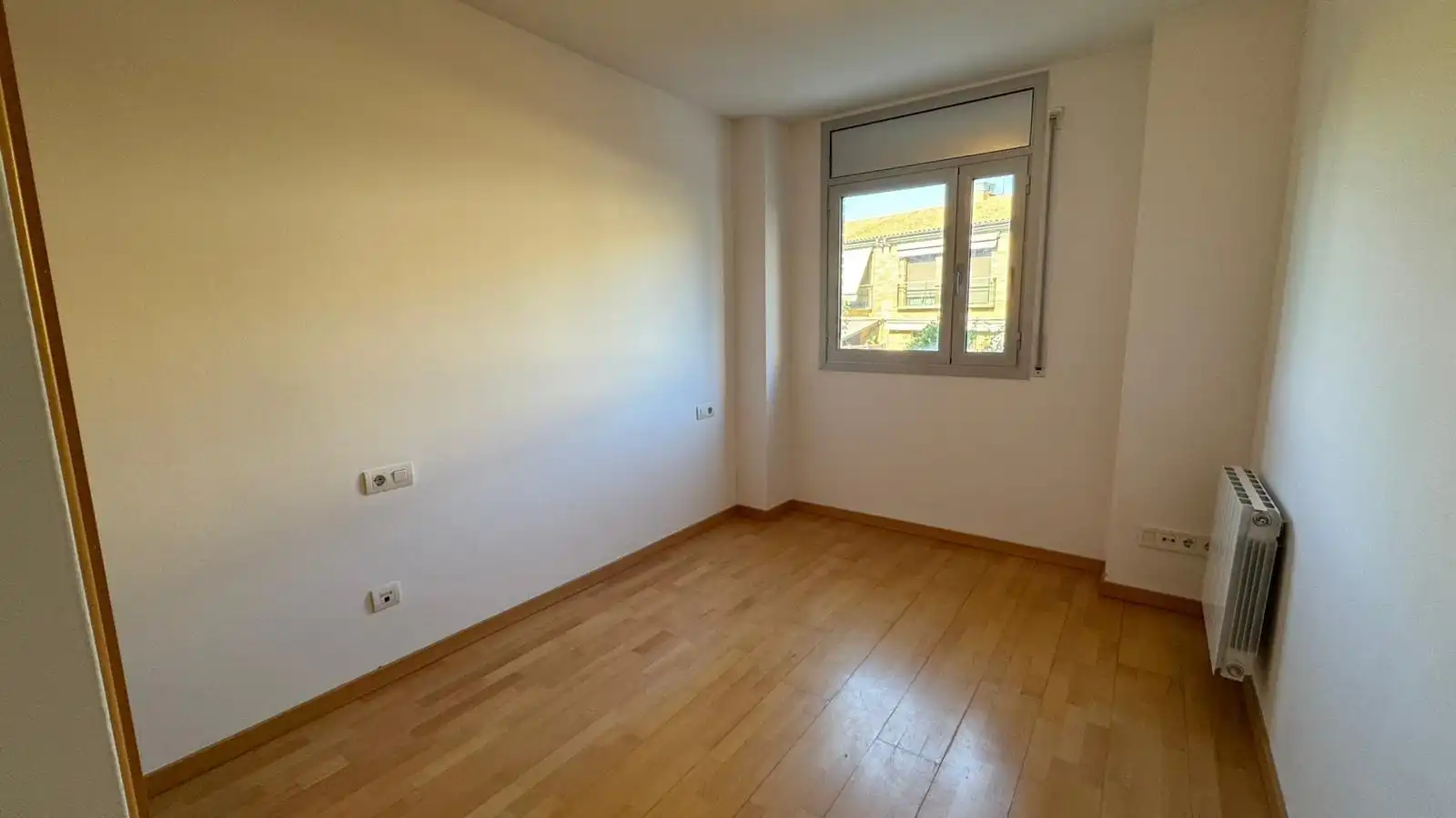 Habitación de Piso en venta en Sabadell con Calefacción, Parquet y Balcón