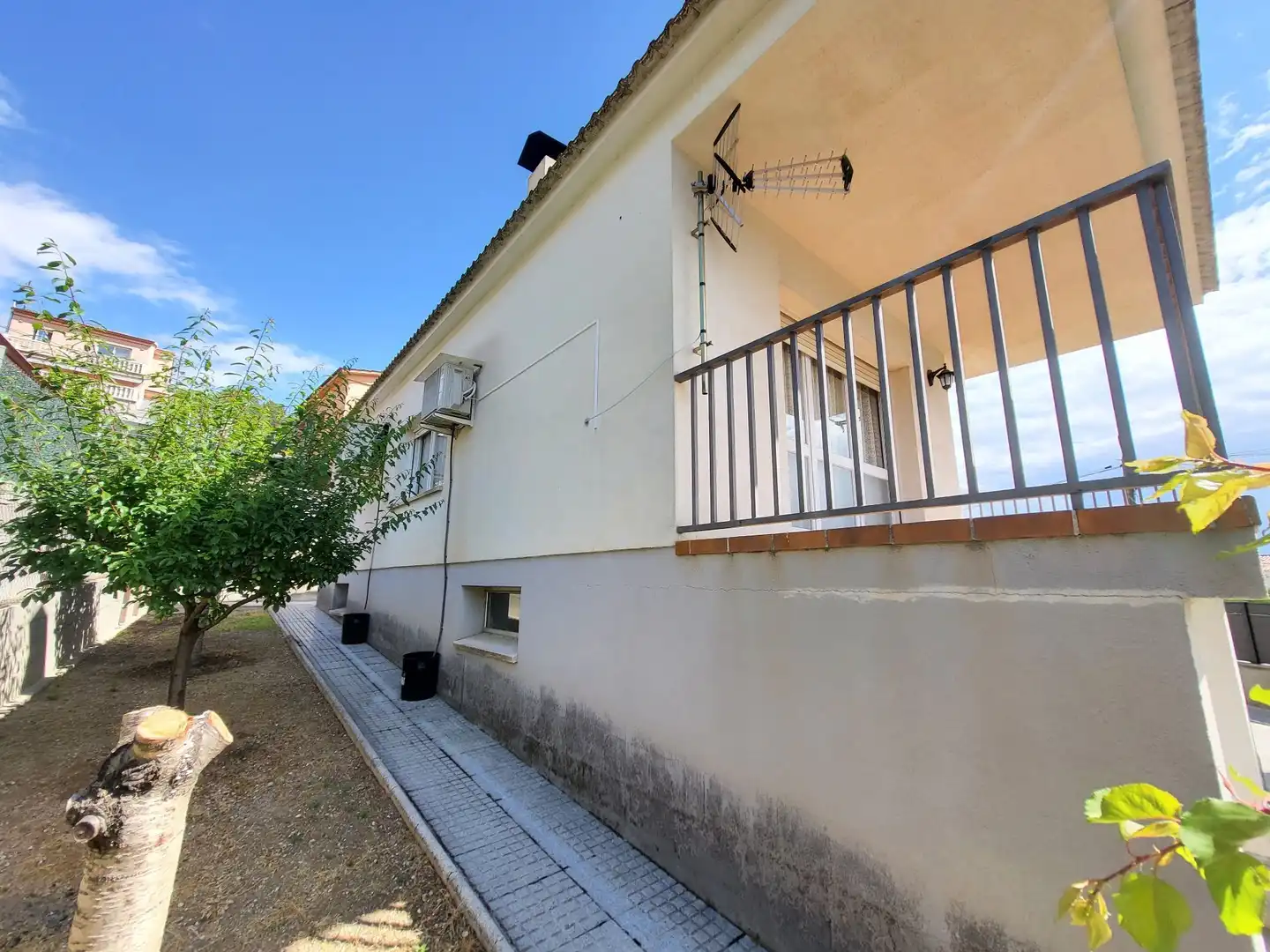 Casa amb jardí en venda a roger de lluria, imagen 4