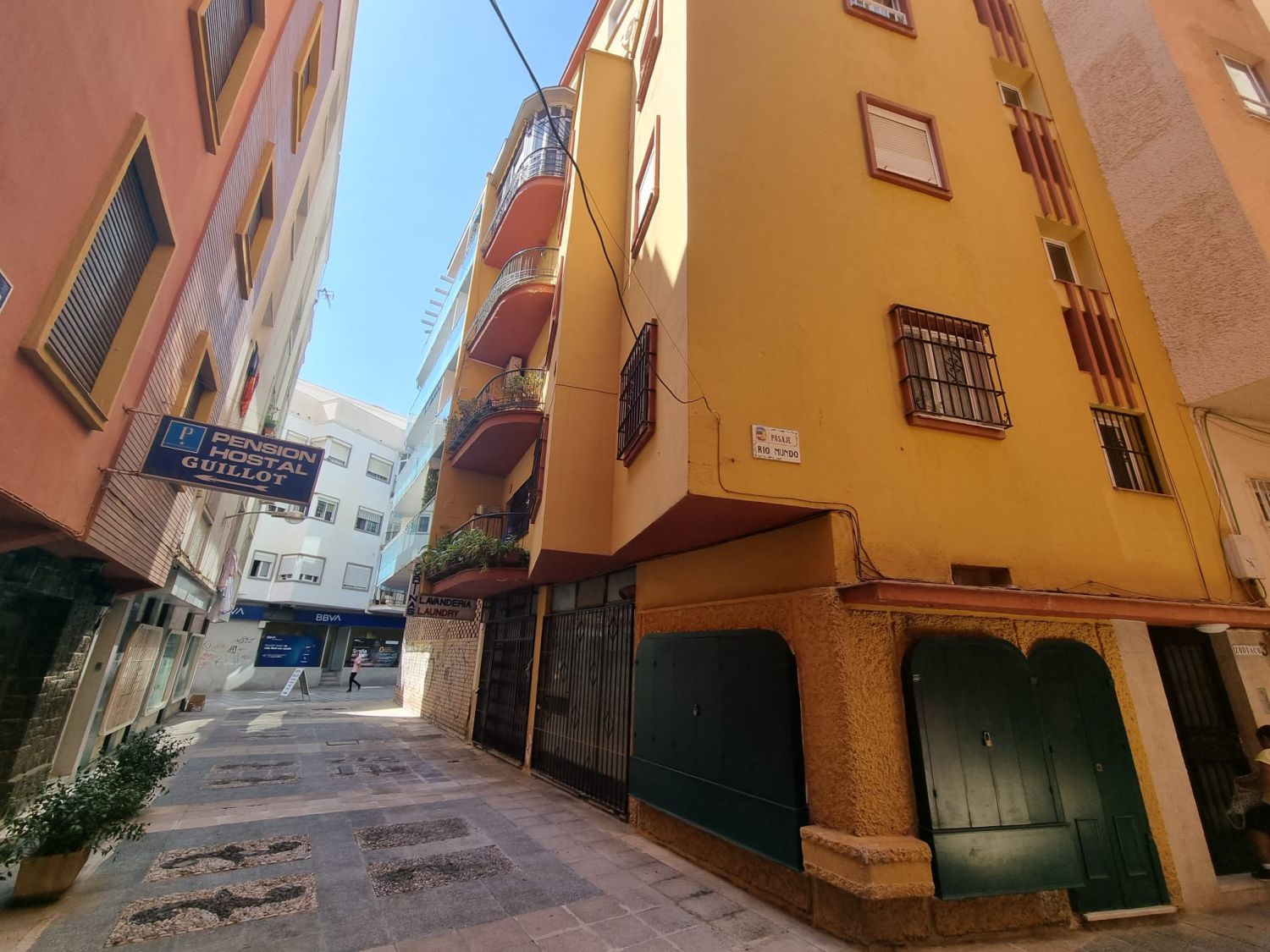 Vista exterior de Estudi en venda en Torremolinos amb Aire condicionat