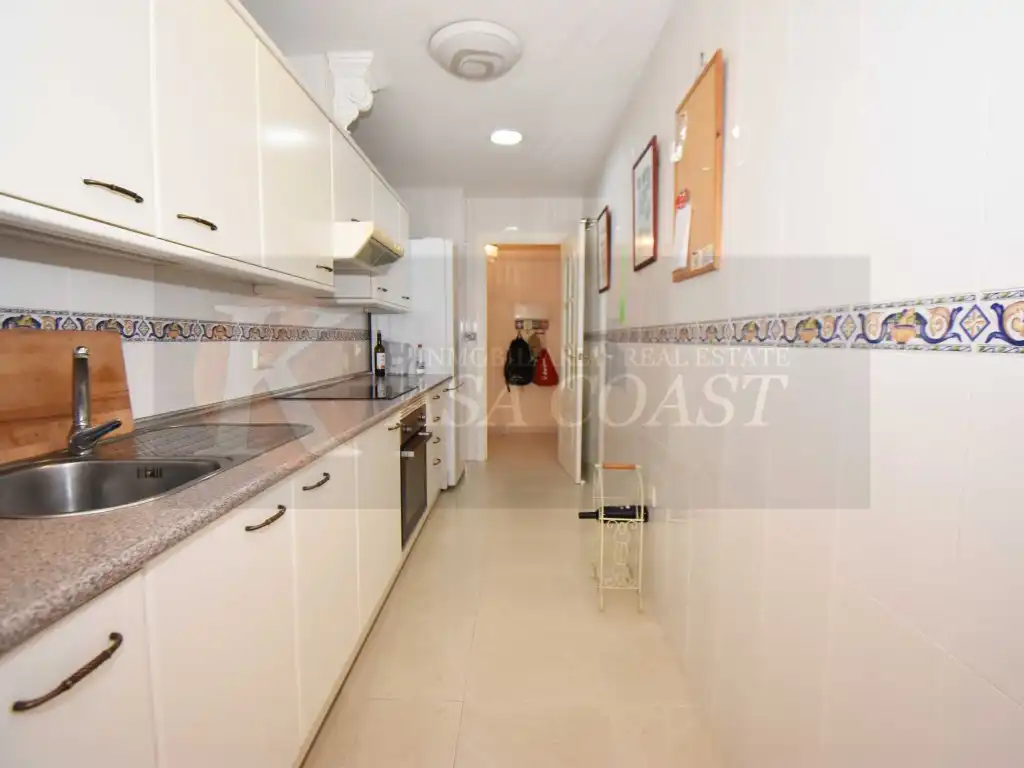 Kitchen of Flat for sale in Fuengirola  with Air Conditioner, Private garden and Terrace