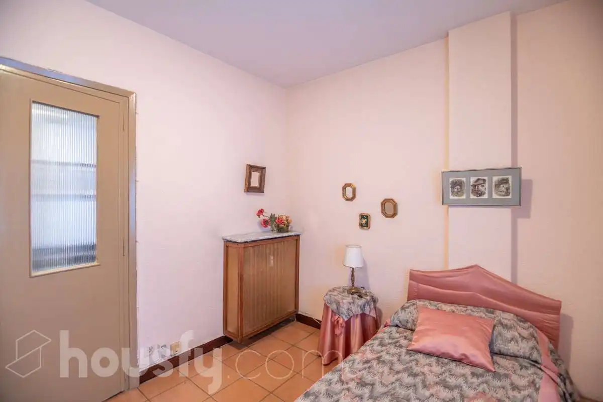 Bedroom of Flat for sale in Zaragoza