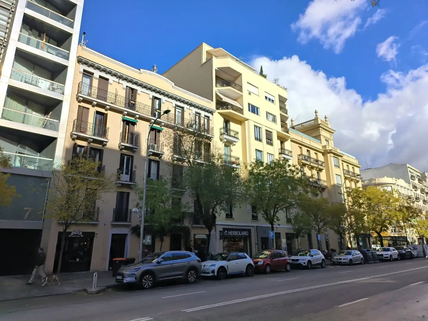 Vista exterior de Piso de alquiler en Madrid con Calefacción, Terraza y Amueblado
