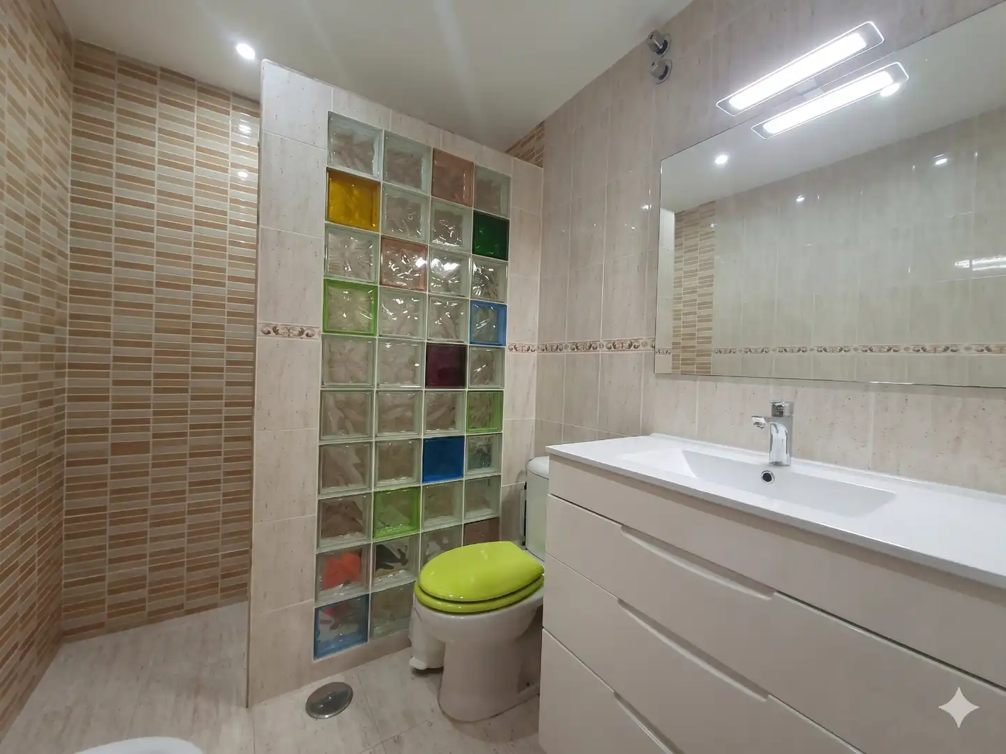 Baño de Planta baja en venta en Torrox con Aire acondicionado, Piscina y Amueblado