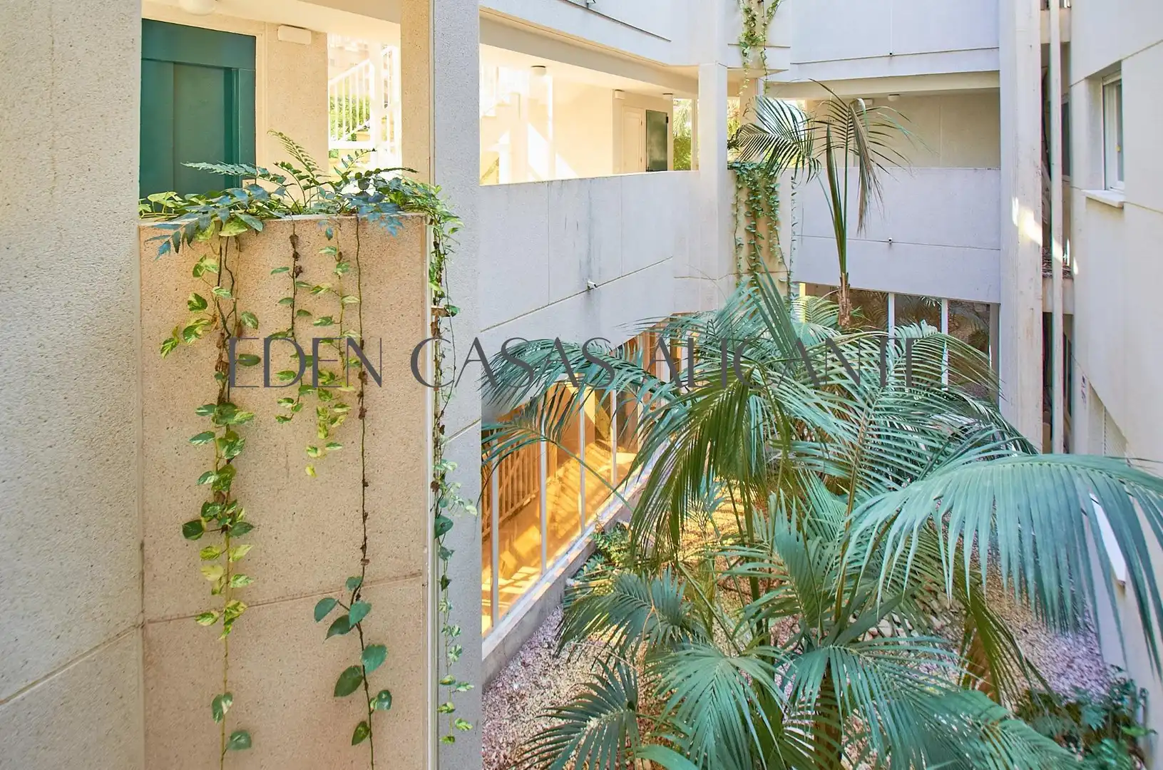 Piso con terraza en venta en Avenida PINTOR FERNANDO SORIA, imagen 25