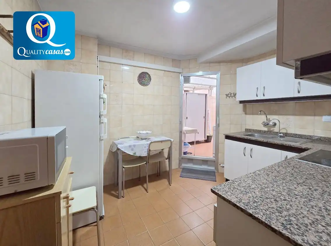 Cuina de Apartament en venda en Alicante / Alacant amb Calefacció, Terrassa i Balcó