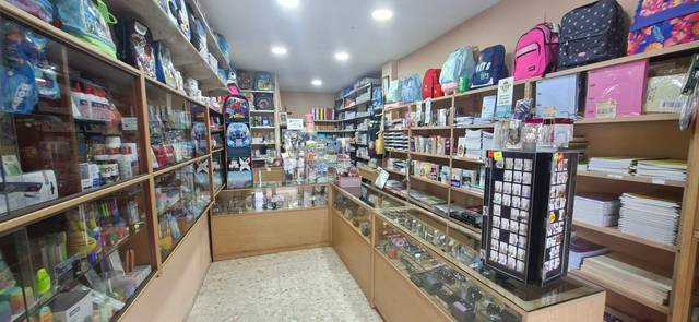 Local comercial en Venta en Calle Puerto de Envalira en Juan XXIII - Rochelambert