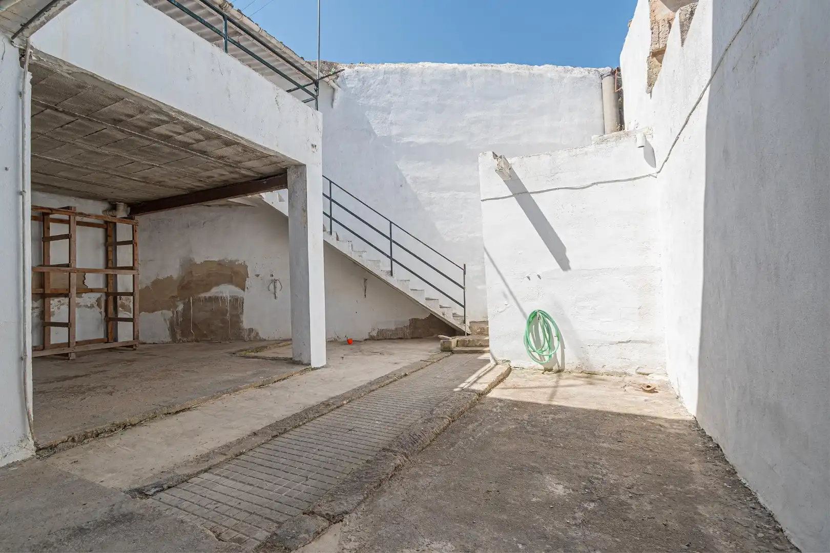 Vista exterior de Casa adosada en venda en Sa Pobla amb Aire condicionat, Traster i Balcó