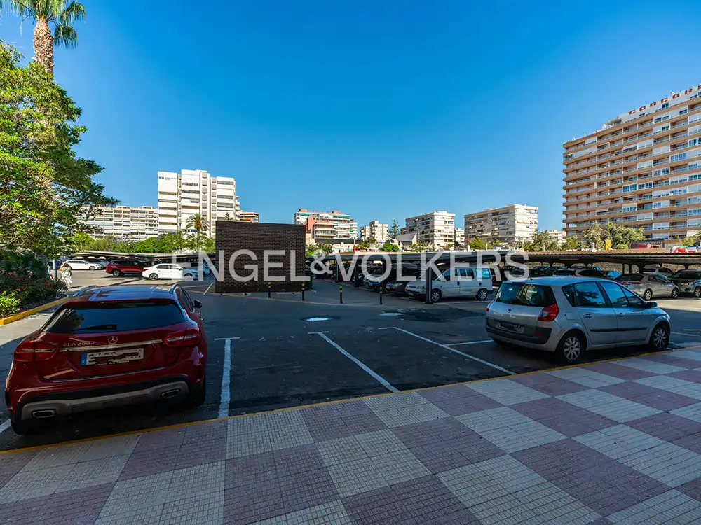 Parkplatz von Wohnung zur Miete in Alicante / Alacant mit Klimaanlage, Heizung und Gemeinschaftspool