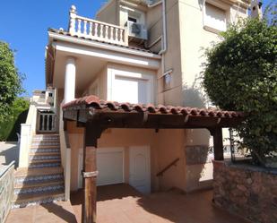 Vista exterior de Casa o xalet de lloguer en Benidorm amb Aire condicionat, Terrassa i Balcó