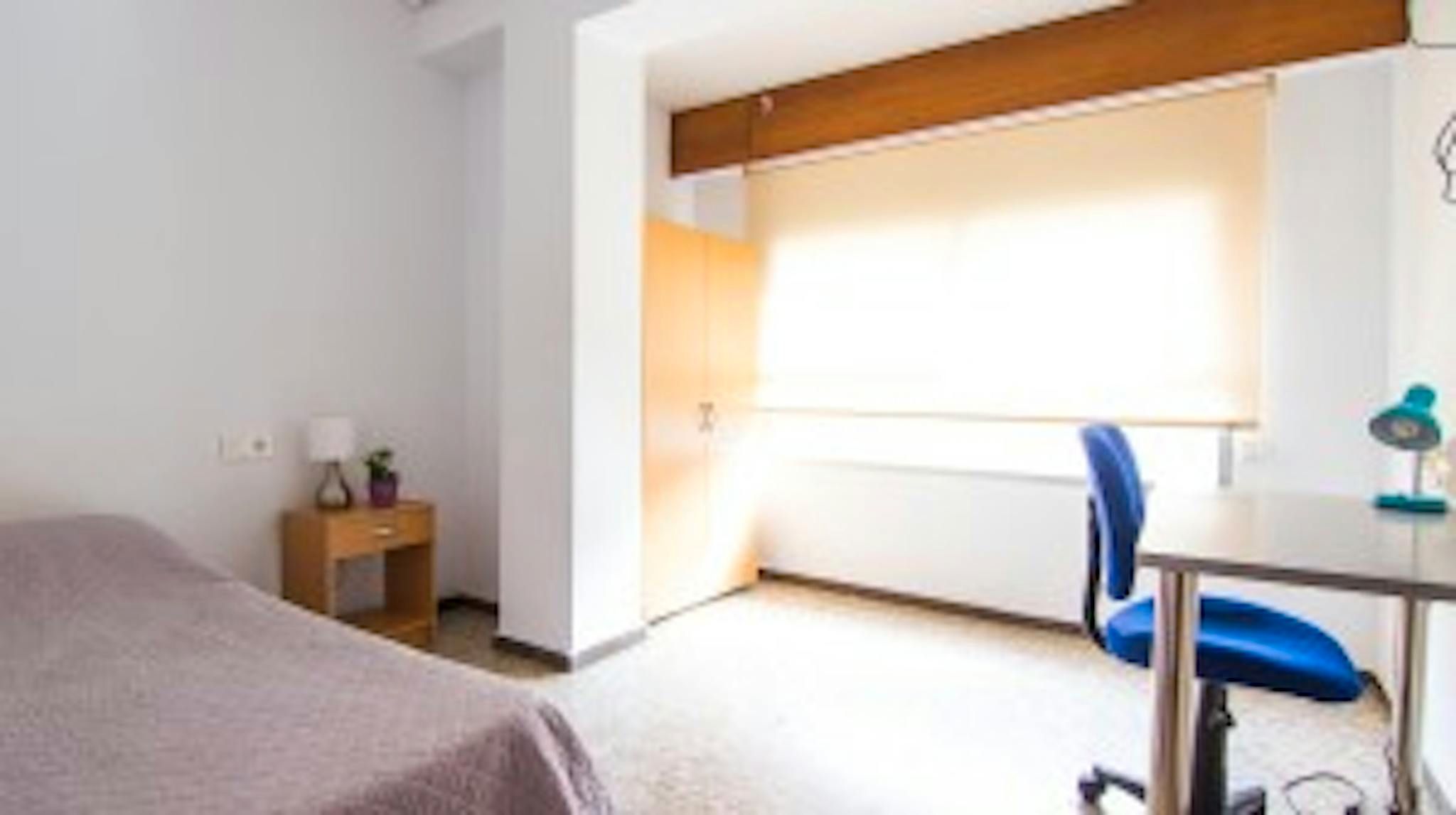 Bedroom of Flat to share in  Valencia Capital  with Heating, Furnished and Washing machine