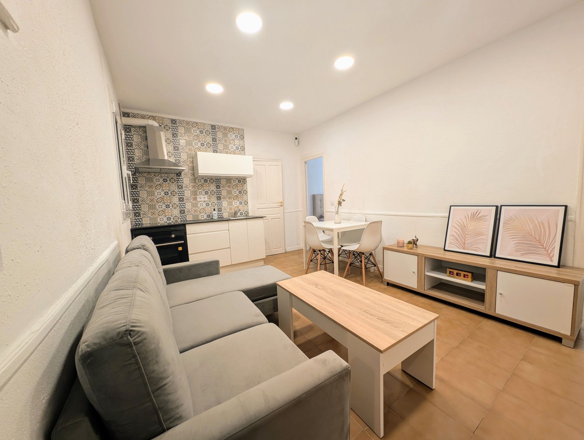 Sala d'estar de Pis de lloguer en L'Hospitalet de Llobregat amb Moblat i Rentadora