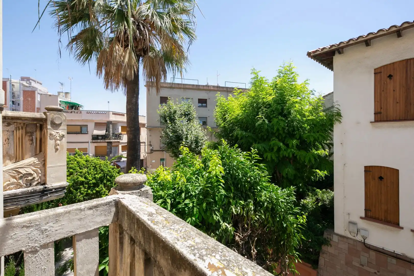 Vista exterior de Casa o xalet en venda en El Masnou amb Calefacció, Jardí privat i Terrassa