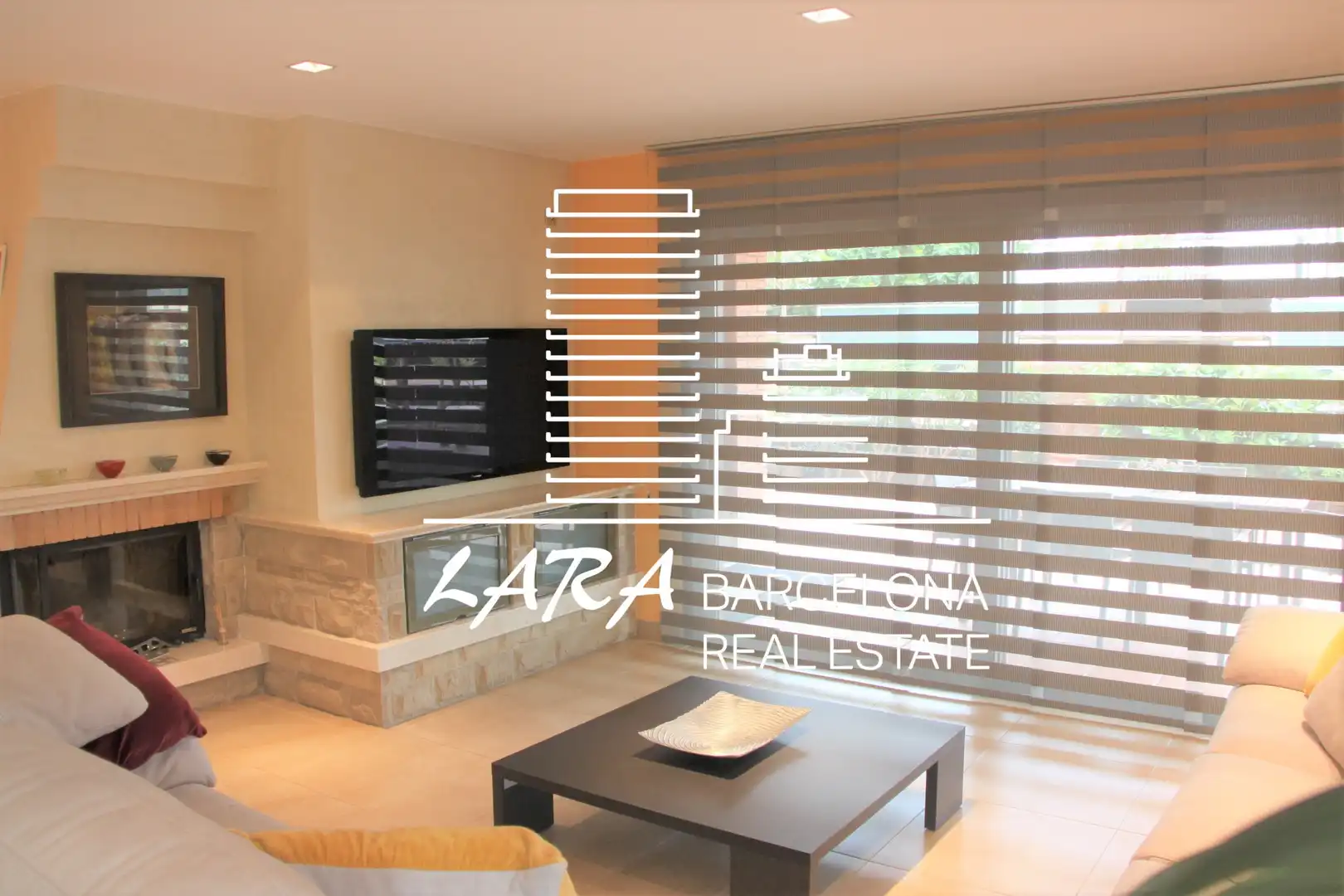 Sala de estar de Casa o chalet de alquiler con opción a compra en Viladecans con Aire acondicionado, Calefacción y Jardín privado