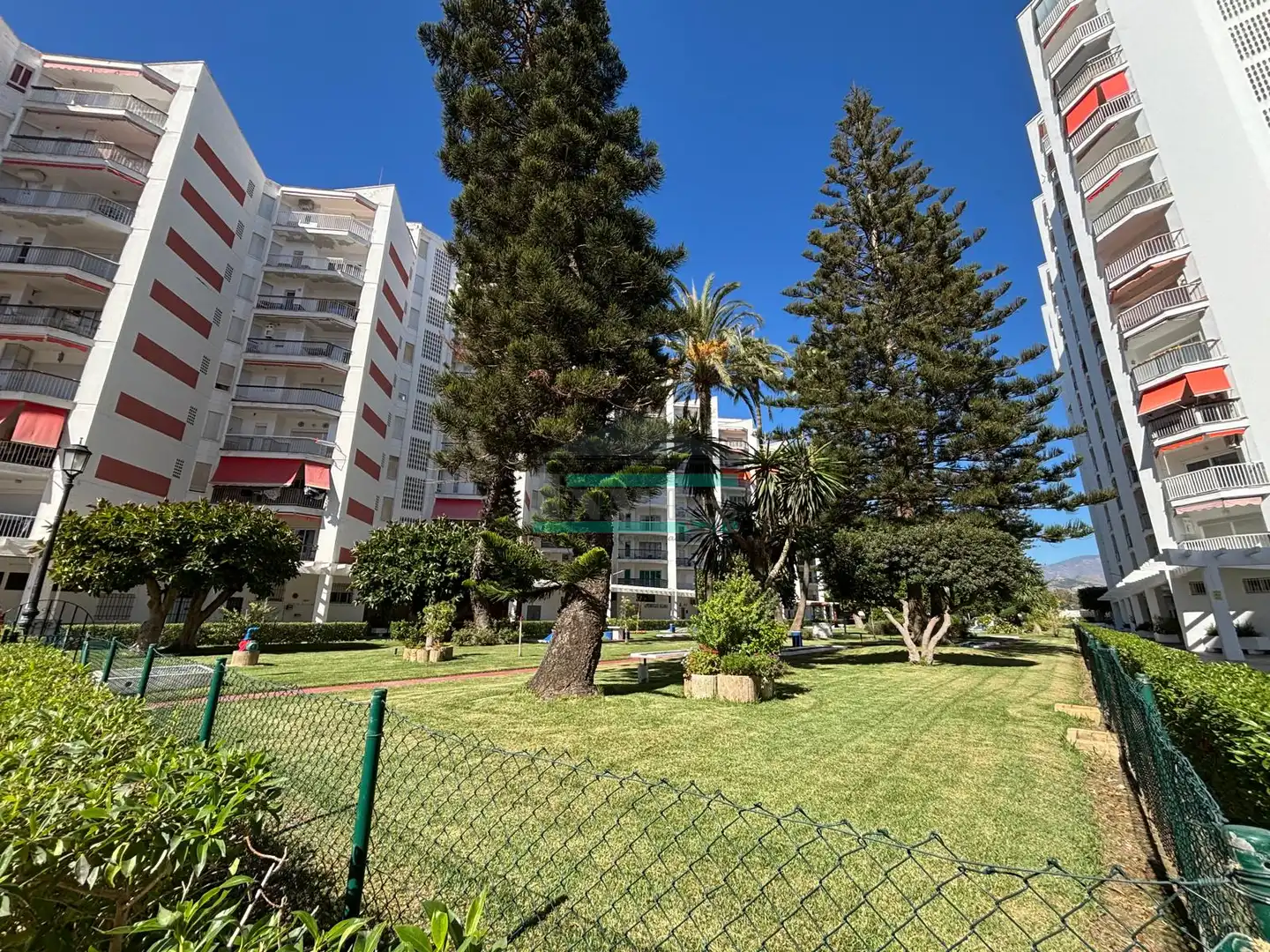 Außenansicht von Wohnung zum Verkauf in Salobreña mit Klimaanlage, Terrasse und Möbliert