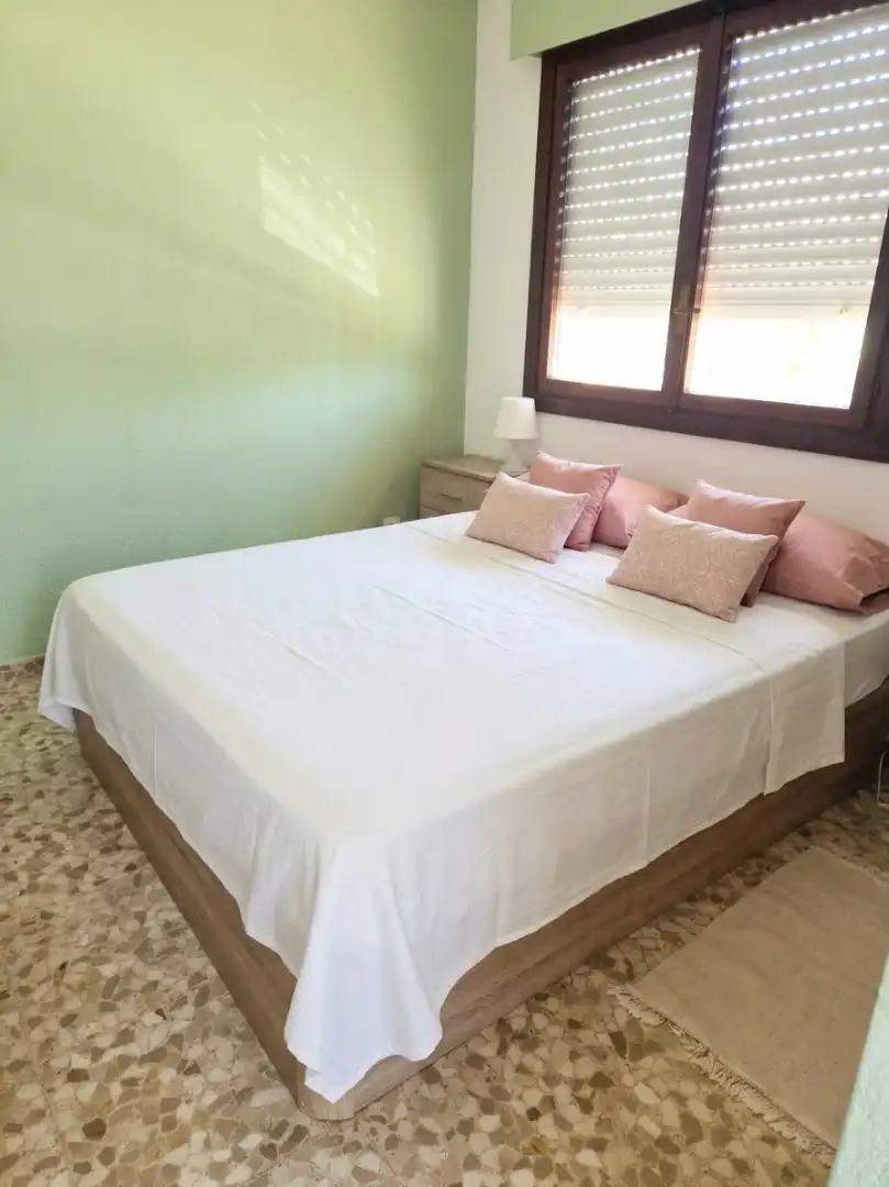 Habitación de Apartamento de alquiler en Benalmádena con Terraza, Amueblado y Piscina comunitaria