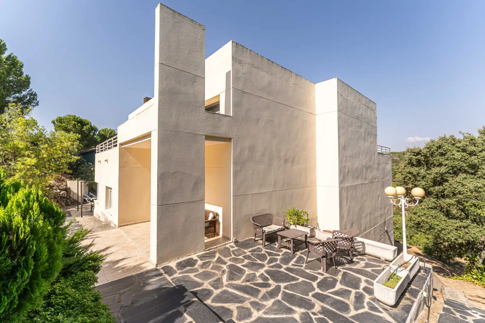 Vista exterior de Casa o xalet en venda en Torrelodones amb Calefacció, Jardí privat i Parquet