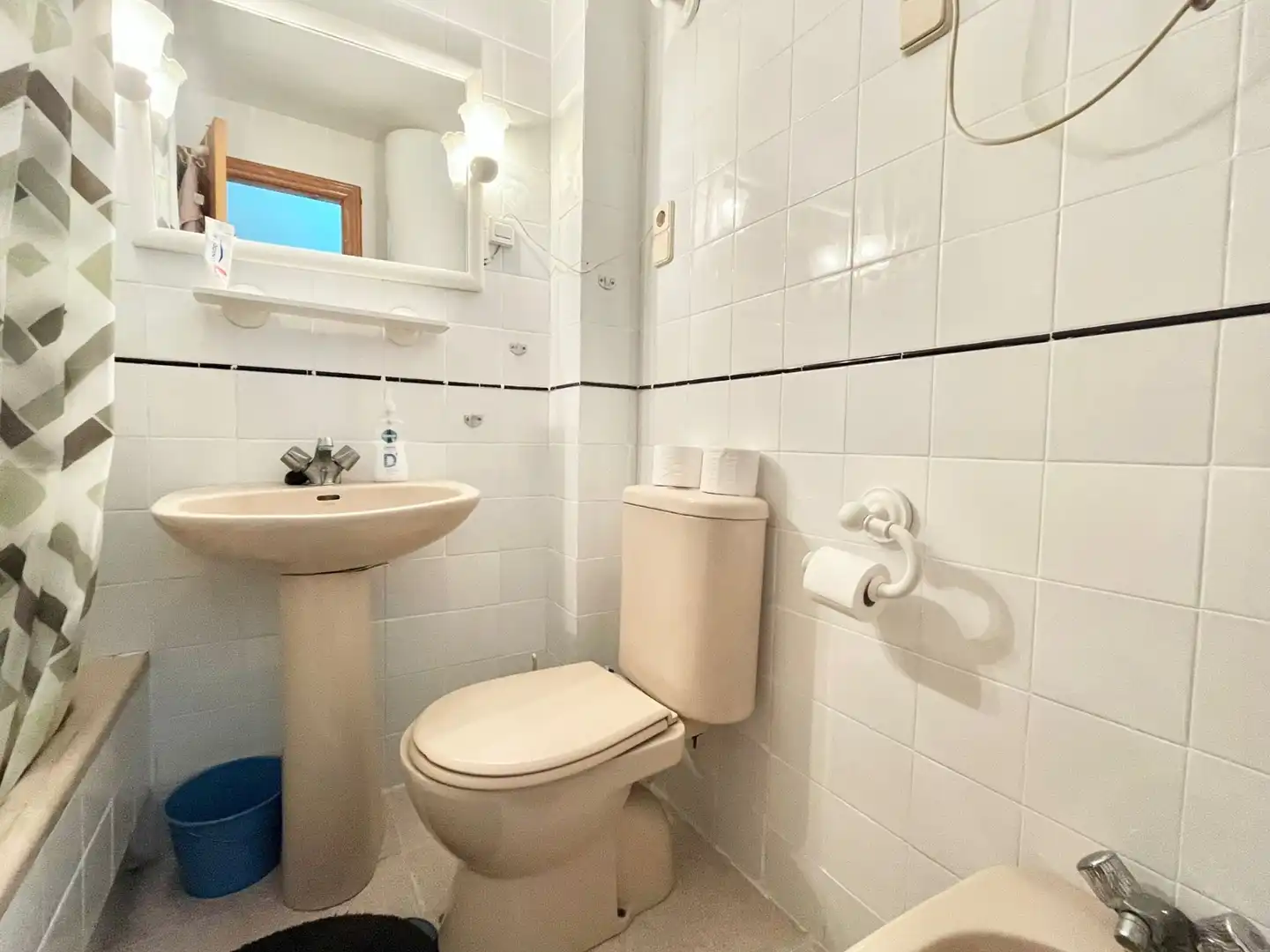 Bathroom of Study for rent in Torrevieja  with Heating, Furnished and Washing machine