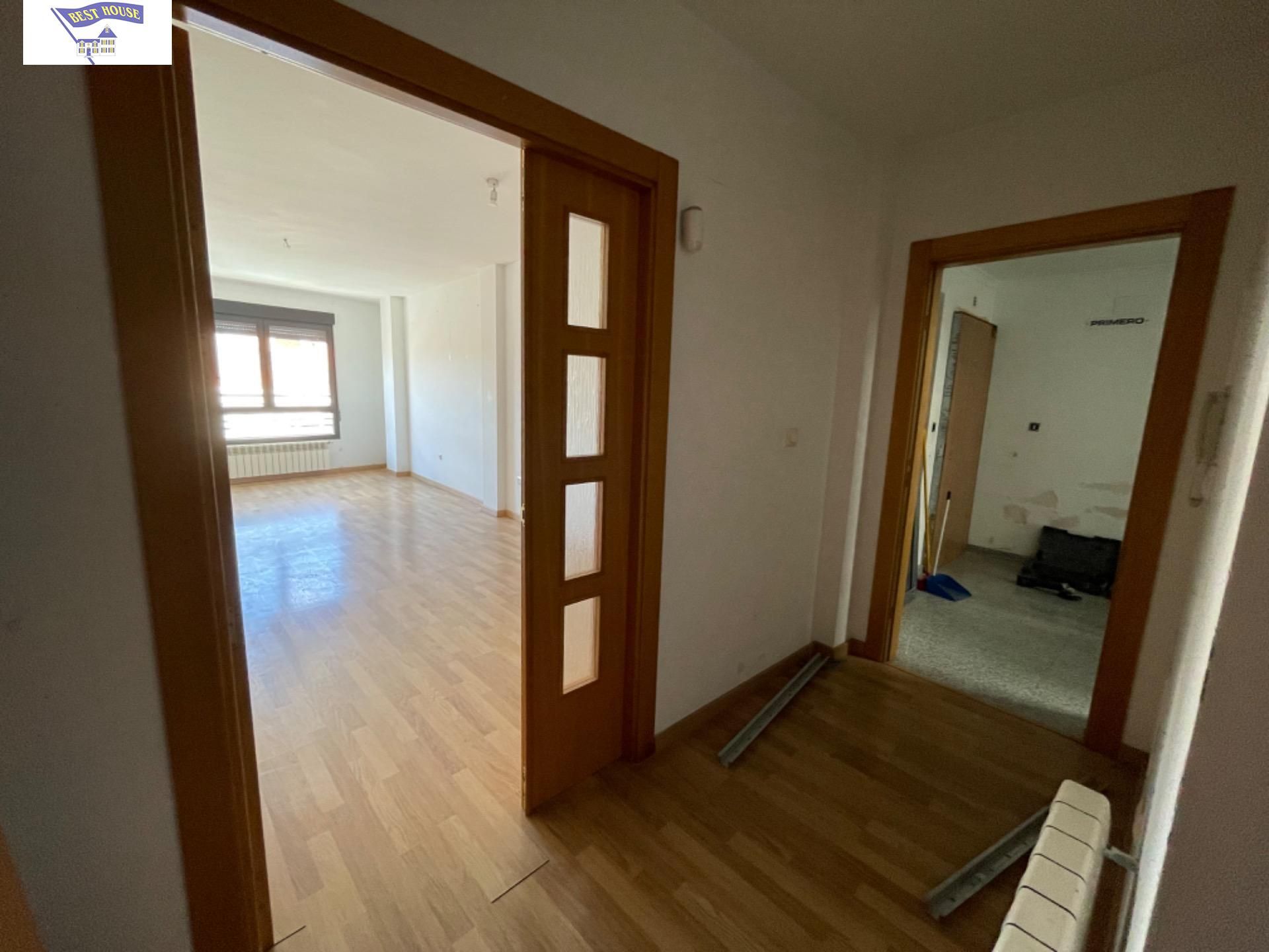 Apartament en venda en La Roda amb Calefacció i Traster
