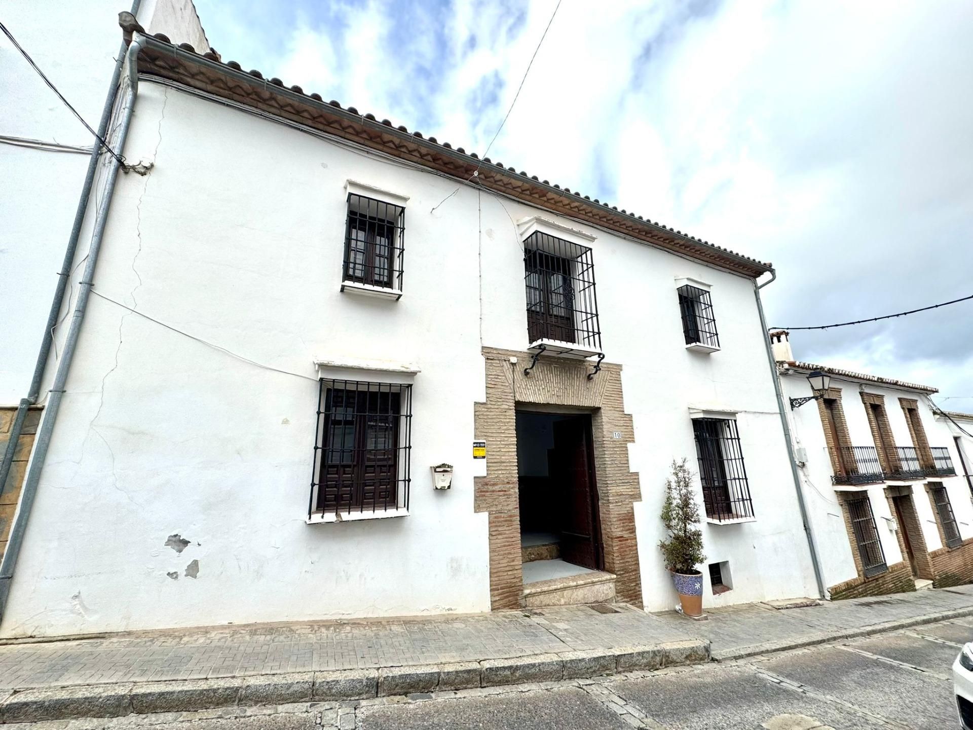 Vista exterior de Edificio en venta en Casabermeja