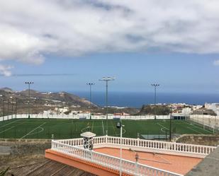 Vista exterior de Casa adosada en venda en Moya (Las Palmas) amb Terrassa, Traster i Piscina