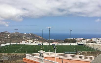 Vista exterior de Casa adosada en venda en Moya (Las Palmas) amb Terrassa, Traster i Piscina