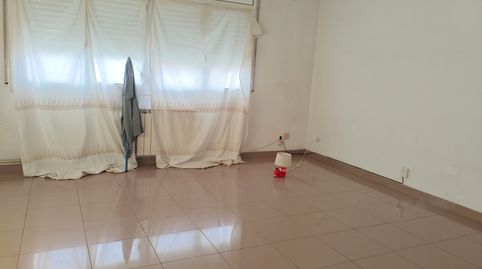 Foto 3 de Casa adosada en venda a Plaça del Canigó, Maçana, Salt