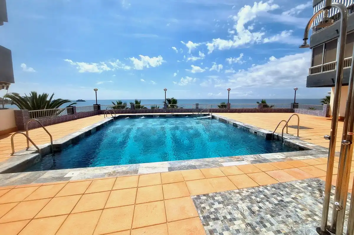 Piscina de Piso de alquiler en Almuñécar con Aire acondicionado, Terraza y Piscina