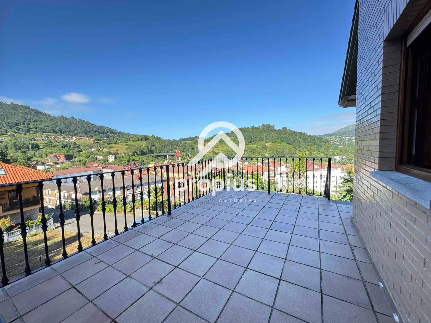Terraza de Casa adosada en venta en Piloña con Calefacción, Jardín privado y Parquet