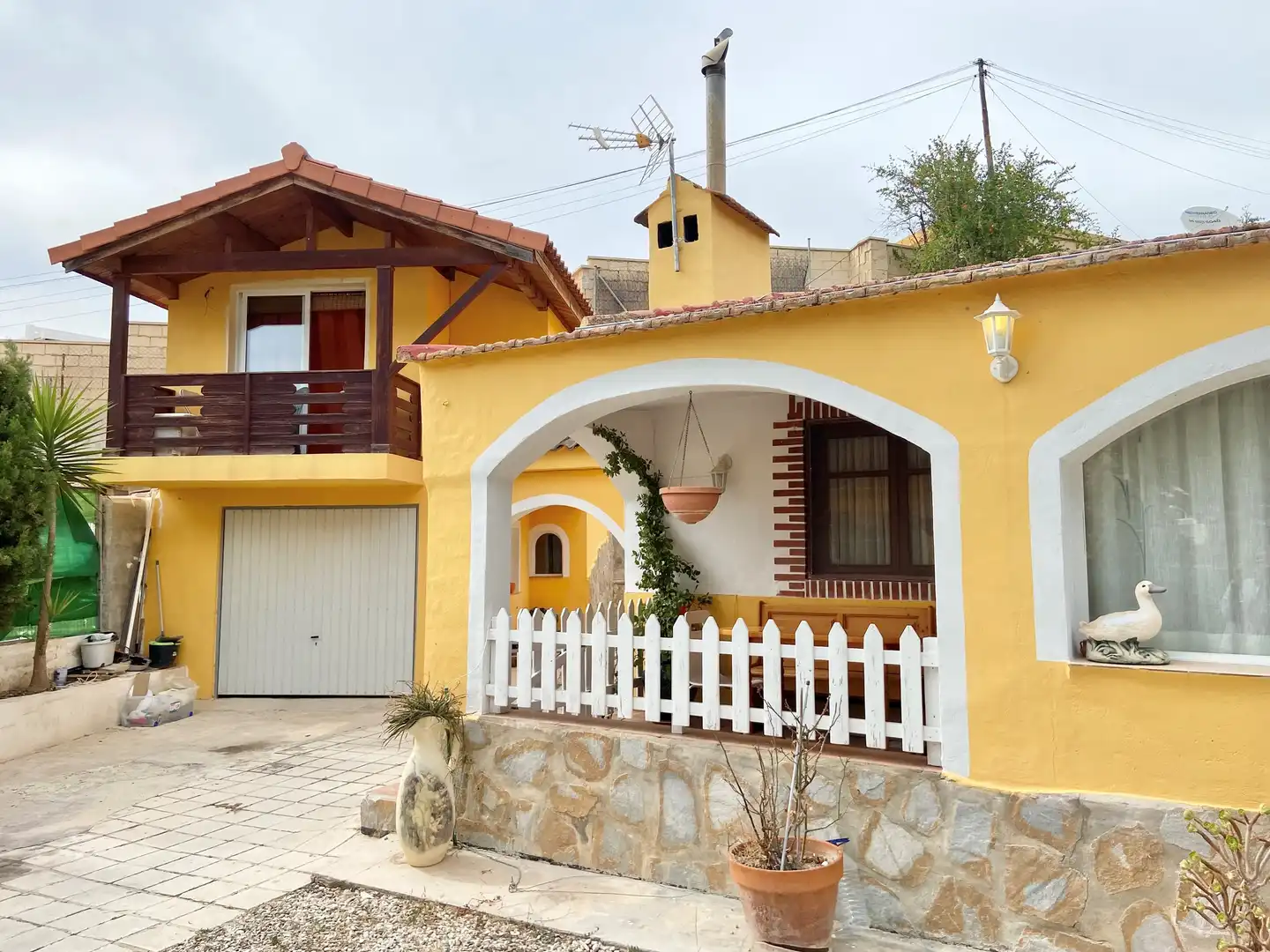 Vista exterior de Casa o chalet en venta en Petrer