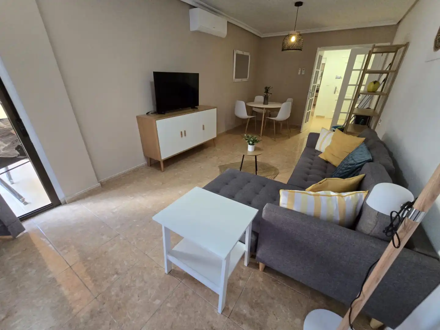 Sala de estar de Piso en venta en Águilas con Balcón