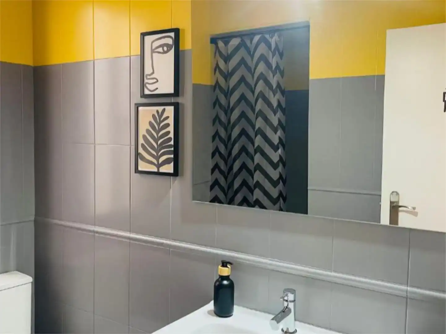 Baño de Piso para compartir en Oliveros - Altamira
