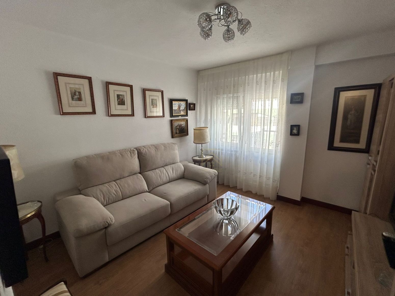 Sala d'estar de Pis de lloguer en Santander amb Calefacció, Parquet i Moblat